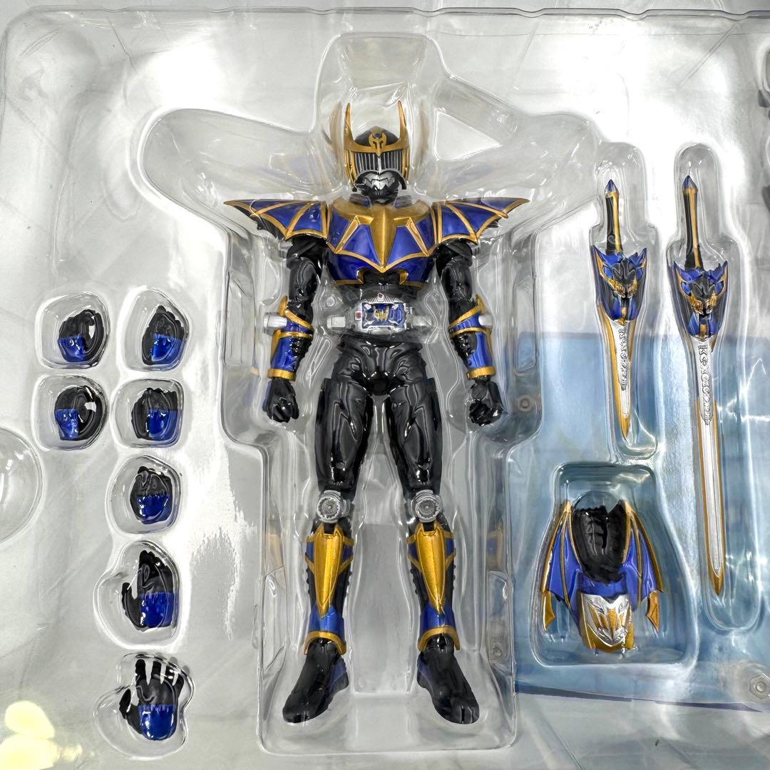 ✨未使用✨ S.H.Figuarts 仮面ライダーナイトサバイブ&ダークレイダー