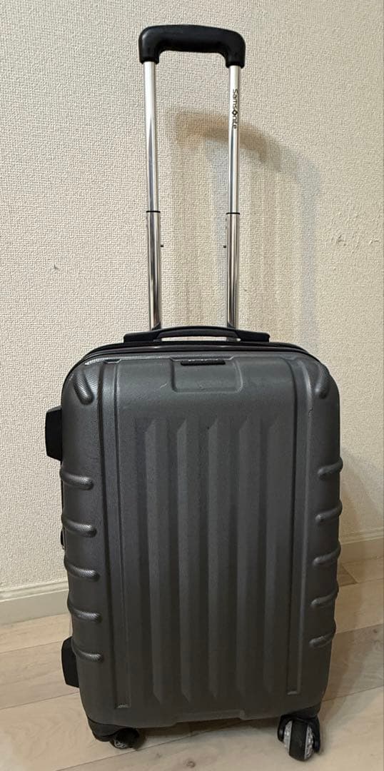 T*n様 Samsonite グレー キャリーケース 4輪