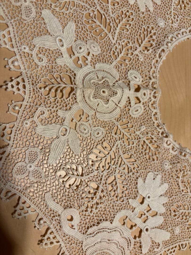 花柄刺繍レース Uネック