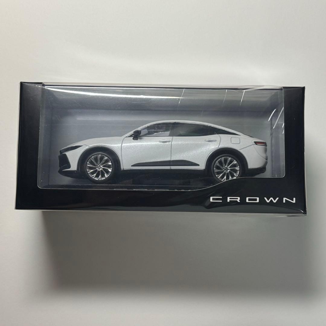 PHEV CROWN SPORT 1/30 非売品　ダイキャスト製　ミニカー