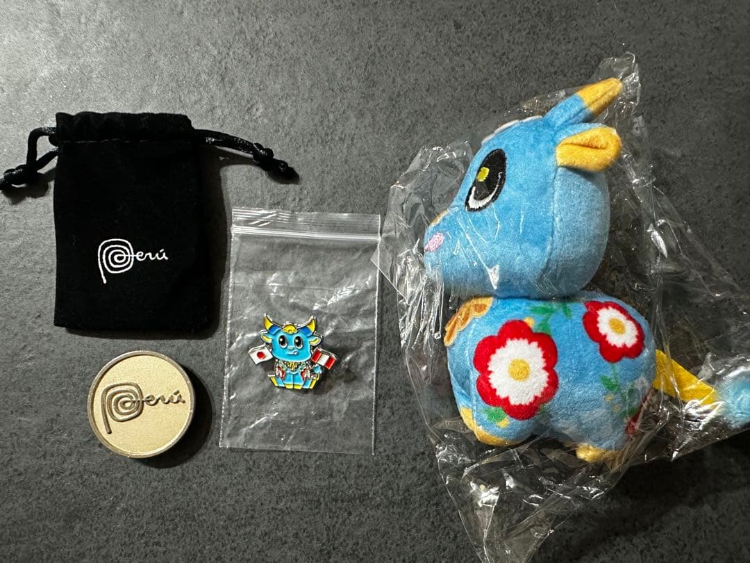万博　ペルー　パビリオン　ピンバッチ　ぬいぐるみ　3点セット