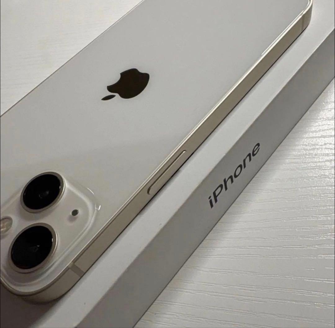 ひろ  iPhone 13 256GB スターライト SIMフリー 極美品