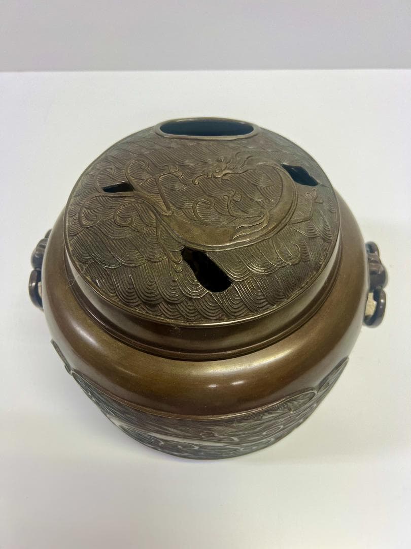 青銅製 茶釜 波と魚の彫刻