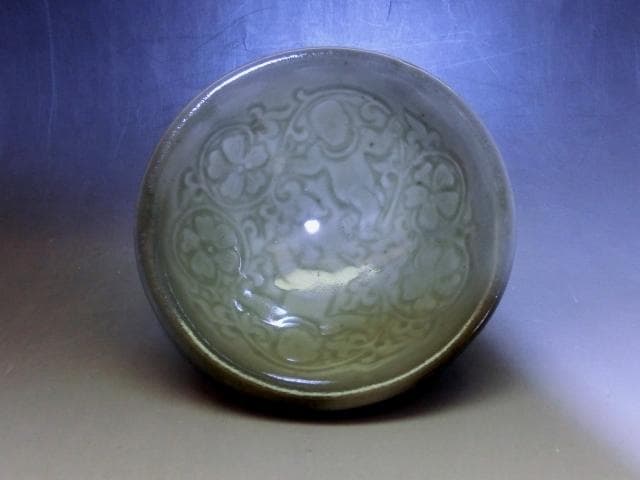 茶碗■青磁 花唐草紋唐物碗 古い青磁 平茶碗 お茶道具 古玩 時代物 骨董品■