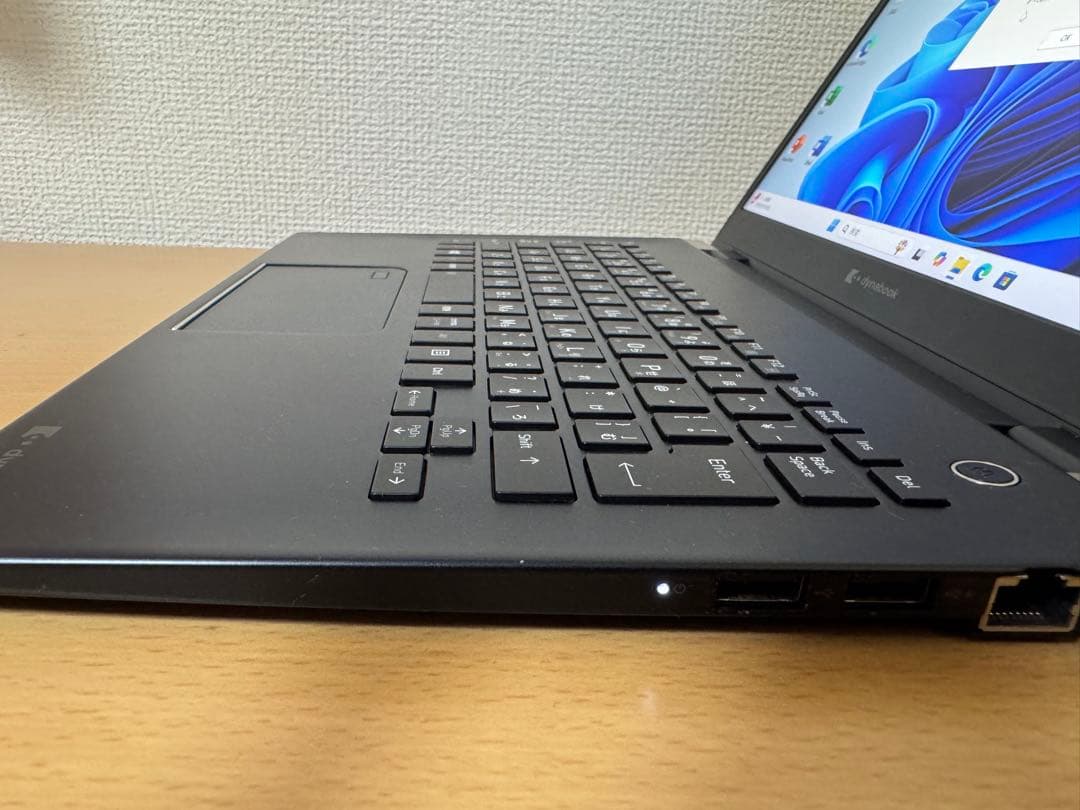 良品 dynabook G83 Intel Core i7 10世代　16GB