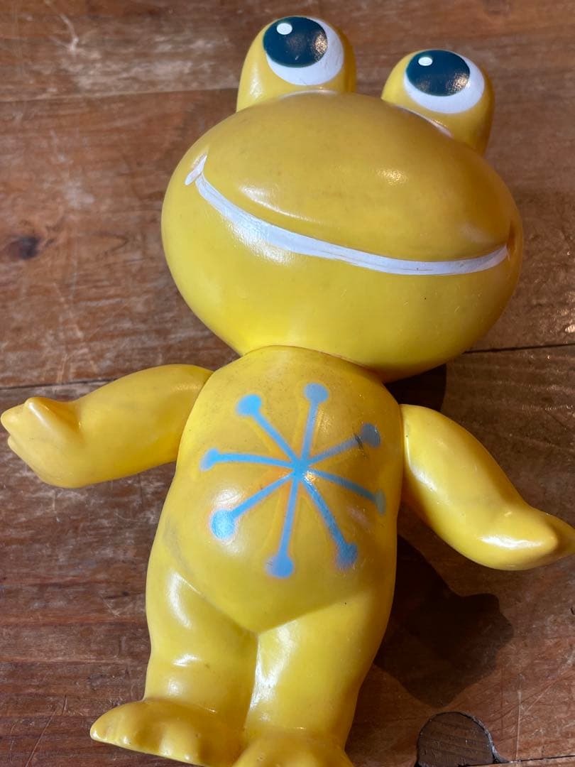 新春特別値下げ❣️コーワ ケロちゃん　イエロー カエル 花火 ソフビ人形 企業モノ