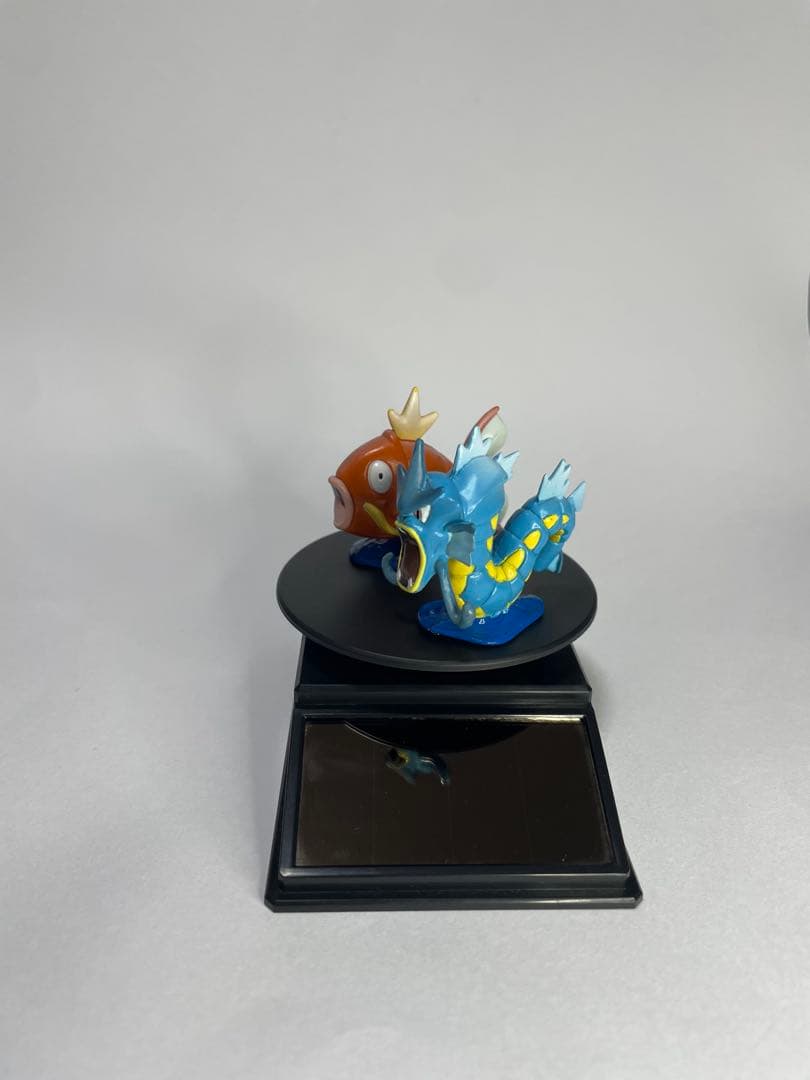 非常にレア⭐︎初期のモンコレ コイキングとギャラドス TOMY ポケモンフィギュア