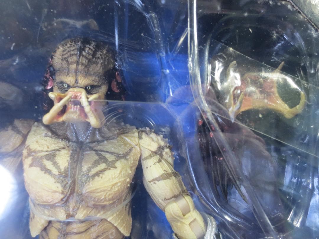 NECA　ネカ　アサシンプレデター　DXアクションフィギュア　正規品