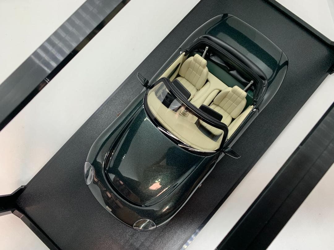 ミニカー 104-021 Cult 1/18 TVR Griffith green