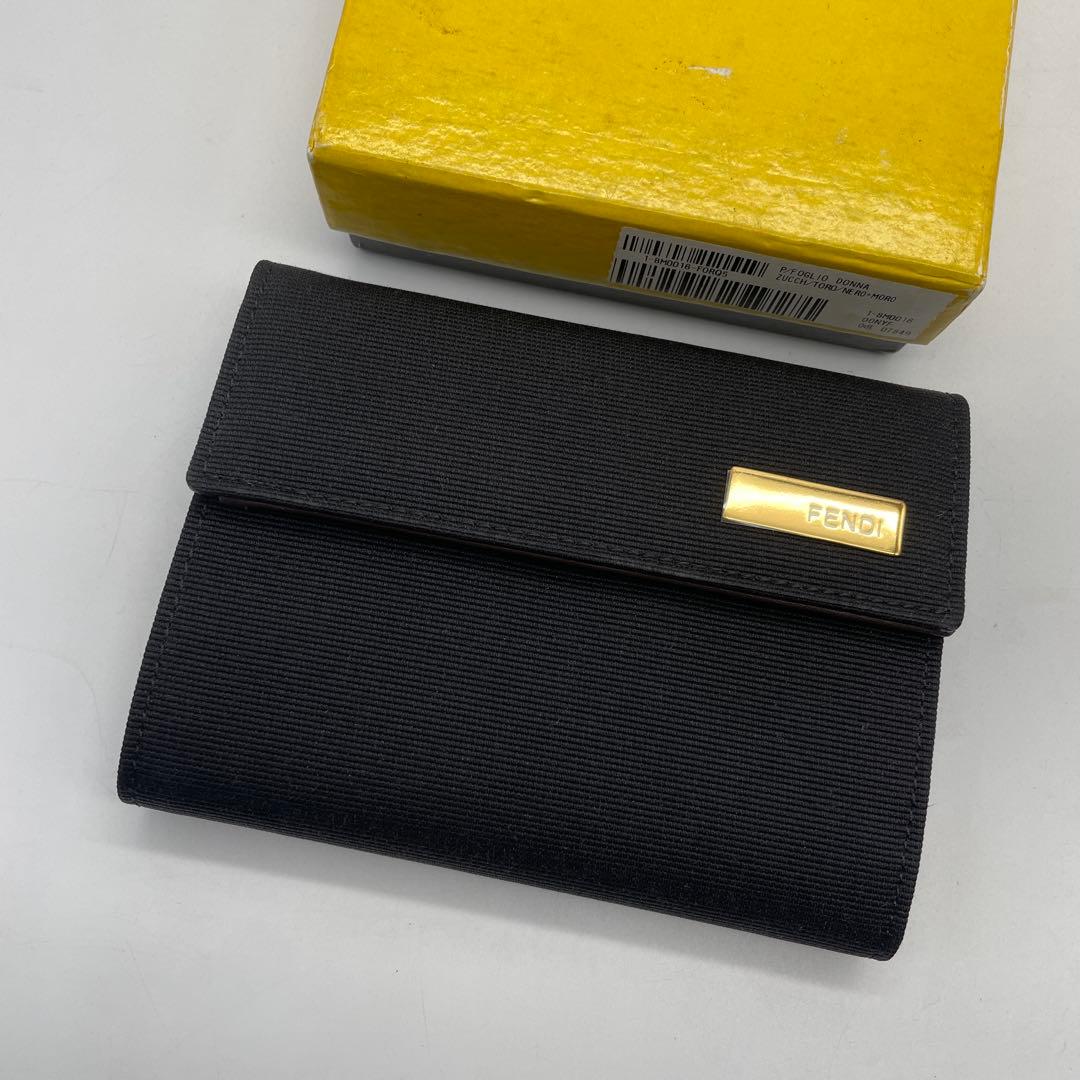 ☆新品未使用☆FENDI☆フェンディ☆二つ折り財布☆ブラック