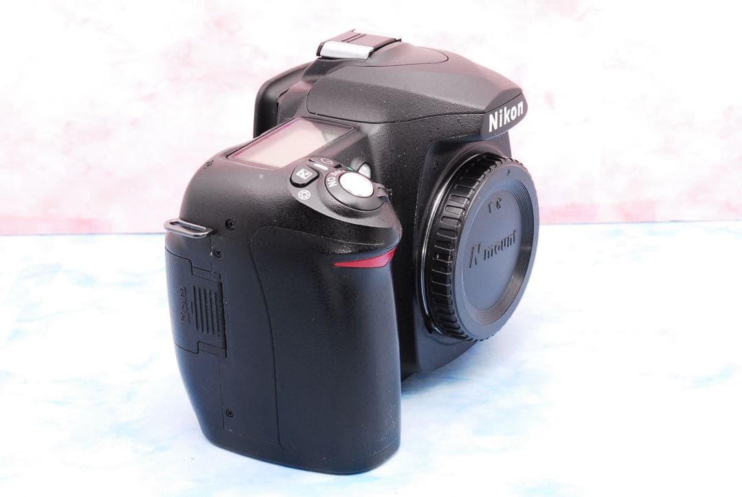 ☆お手頃価格☆Nikon D50☆一眼レフカメラ☆超望遠レンズ付Wレンズ