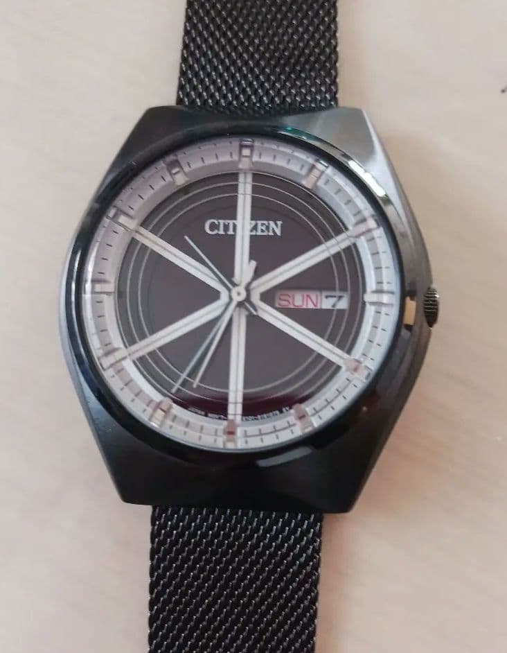 CITIZEN ソーラークォーツ腕時計 ブラック　5351プール・オムコラボ