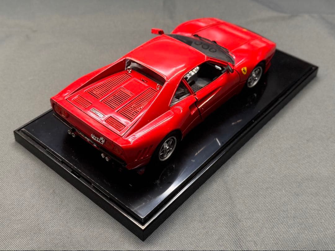Ferrari 308 1/18スケール ミニカー