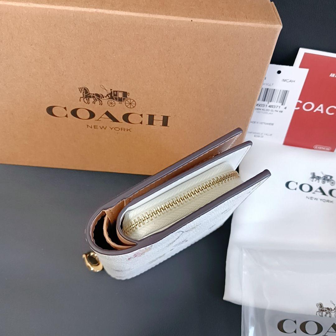 【新品】COACH 折り財布　二つ折り　花柄　コンパクト　プレゼント　箱付き