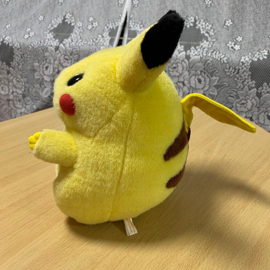 TOMY おしゃべりピカチュウ 初代（おしゃべり機能あり）