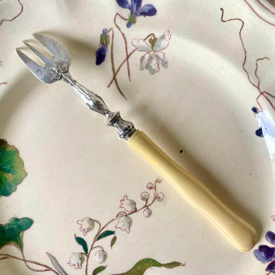 アンティーク　純銀製オイスターフォーク2本&ナイフレストピュイフォルカ3点セット