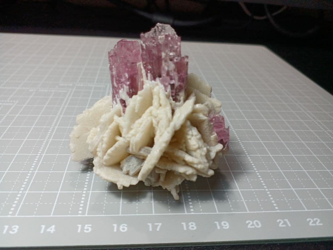 GG　ピンクトルマリン　原石　鉱物標本