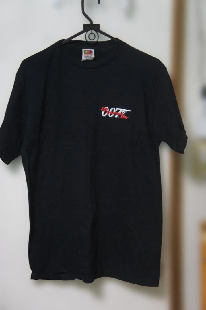 映画 ”００７ダイ・アナザディ”のポスター 、４０周年記念品のセットで新品未使用