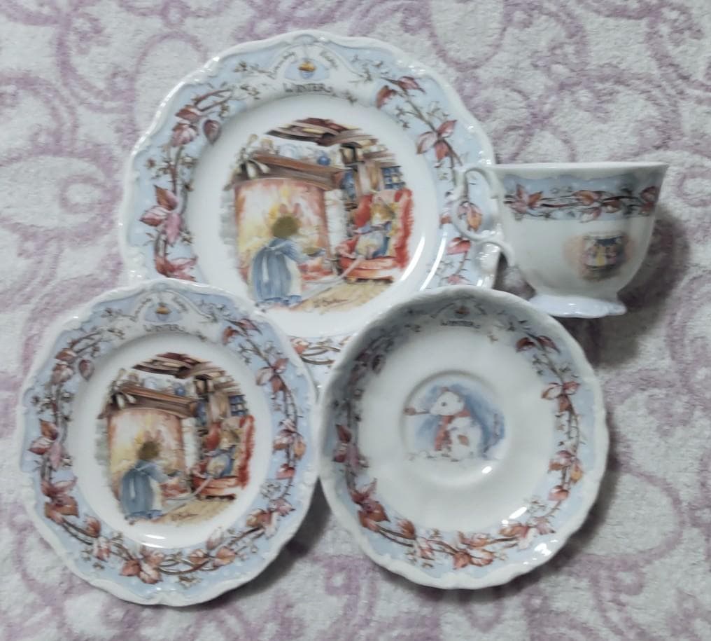 ロイヤルドルトン　冬　ブランブリーヘッジ