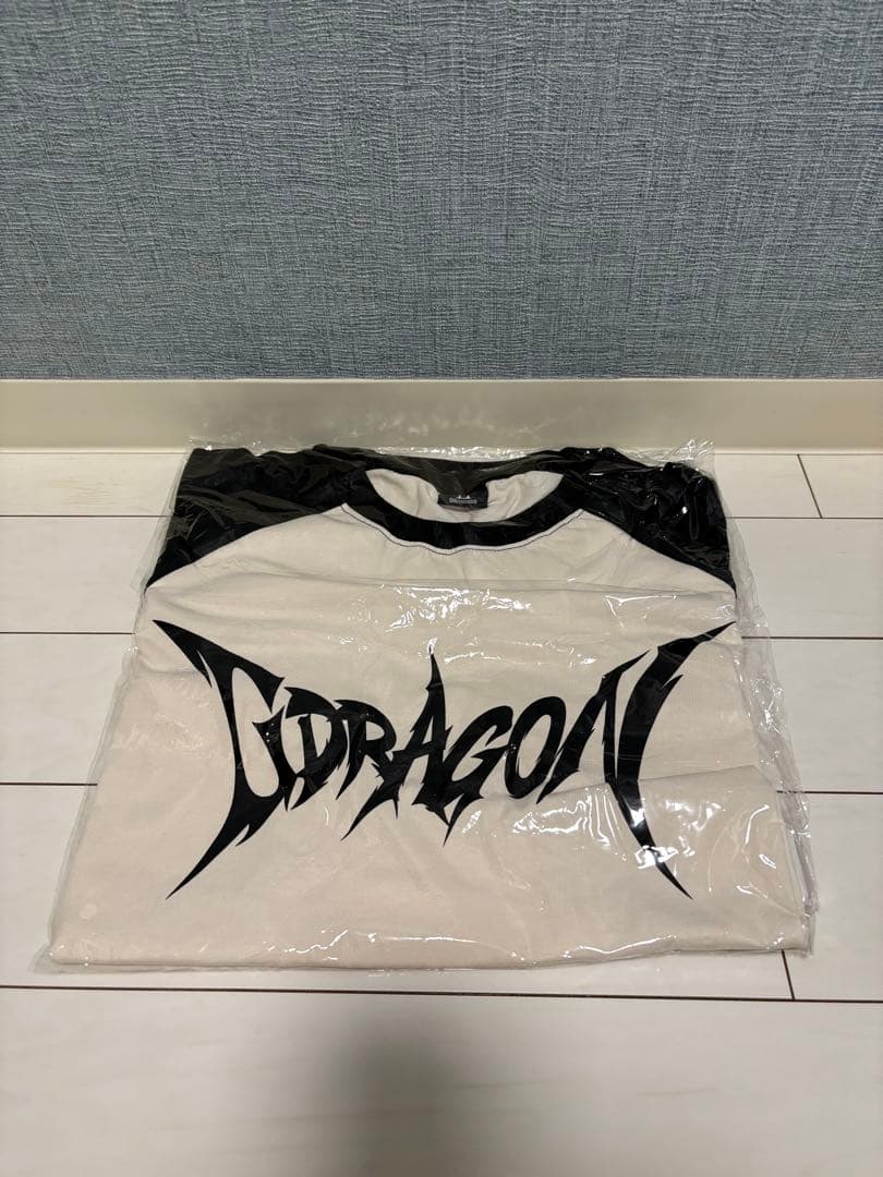 G-DRAGON ÜBERMENSCH ロンT