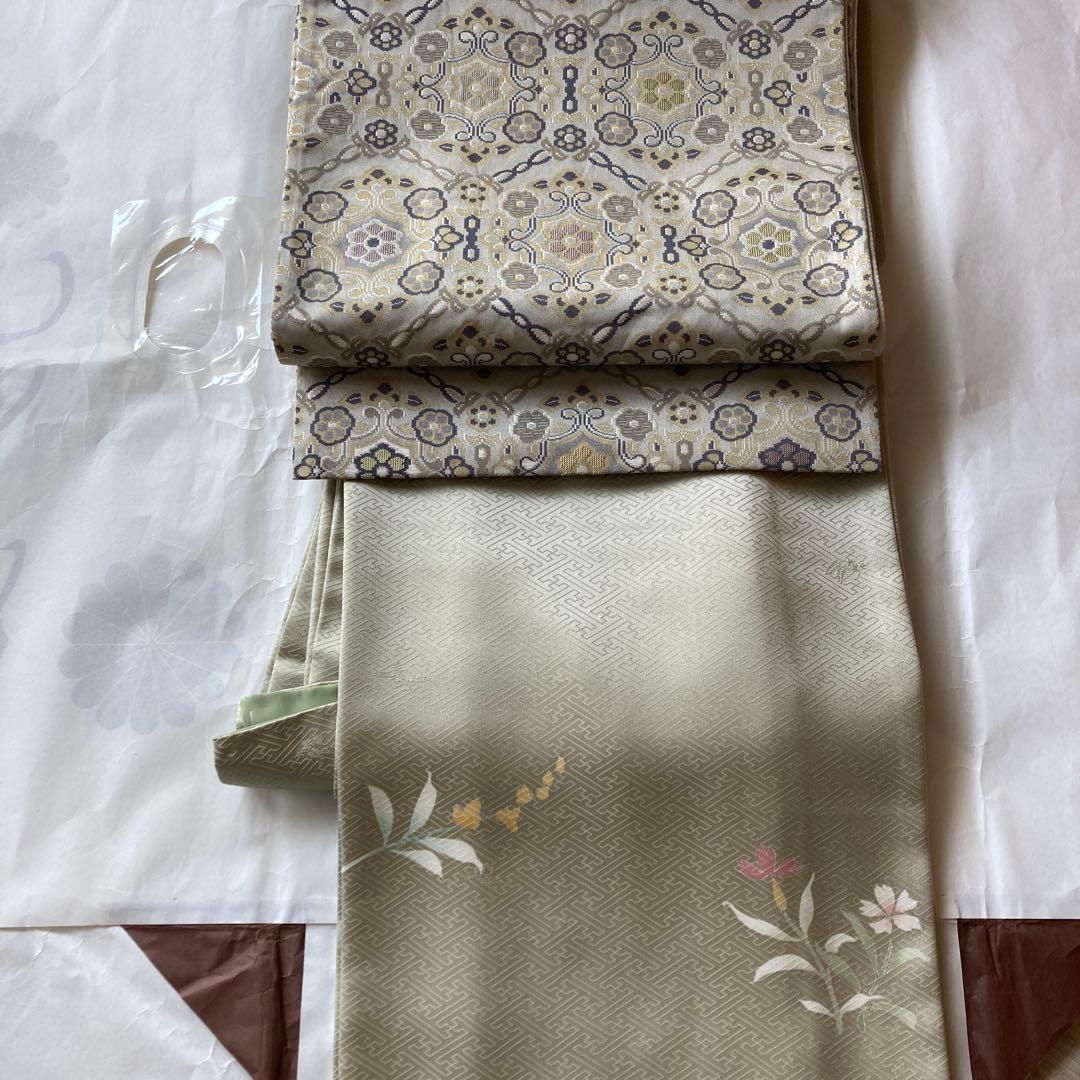 袋帯　全通　グレー系　花紋　亀甲紋様