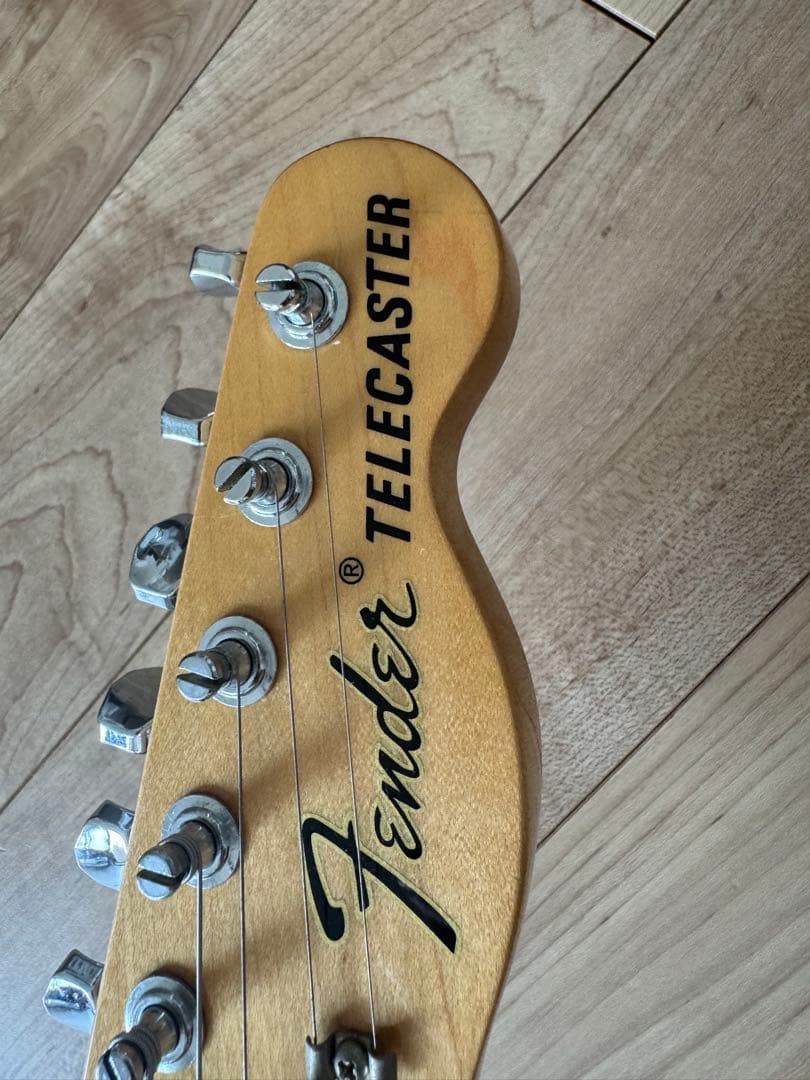サロ　Fender TELECASTER