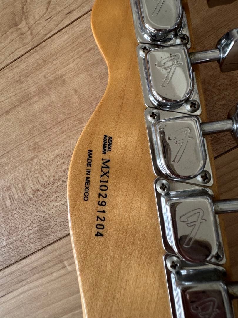 サロ　Fender TELECASTER