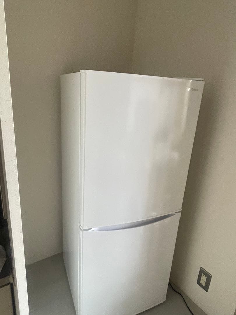 【美品】　2024年製アイリスオーヤマ　冷蔵庫　142L
