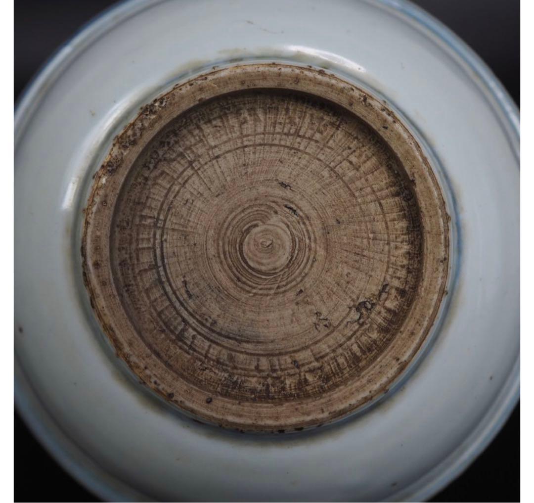 送料無料　本物保証　明時代花草文青華平碗　径15ｃｍ　④