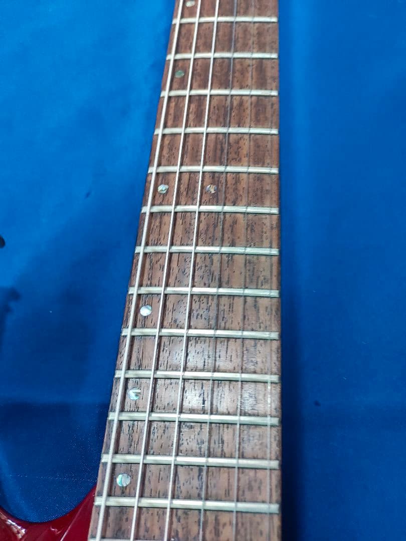 Grass Roots エレキギター レッドジャックの周りに打こんあとあり