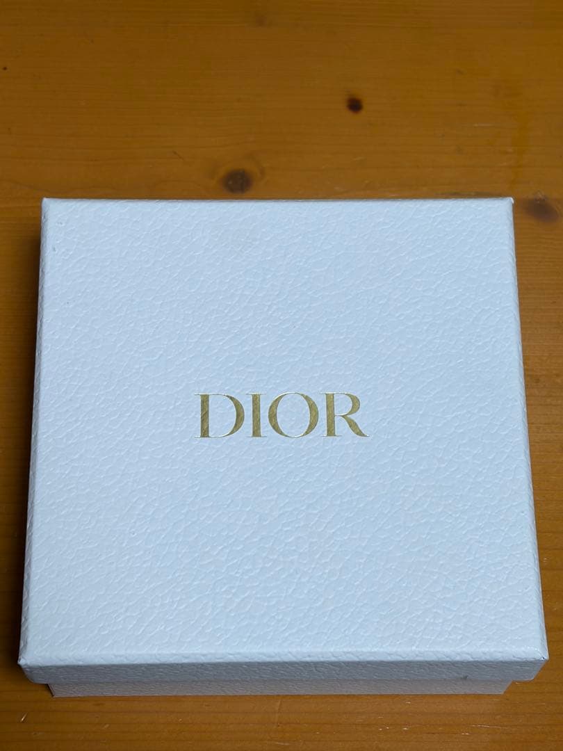 大幅値下げしました　「新品」LADY DIOR DAHLIA ウォレット
