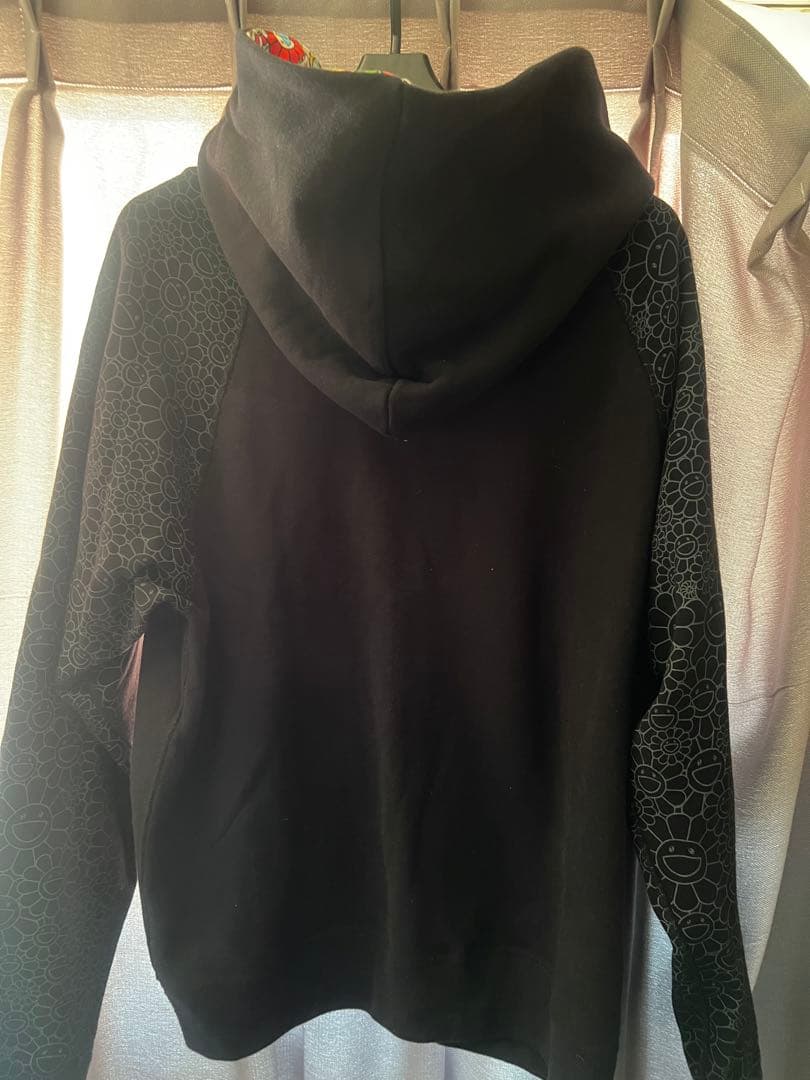 トップス TM Flowers on Sleeve Sweat Hoodie