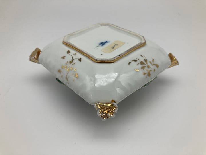 マイセン　アンティーク　立体花造形　香水瓶　香水入れ