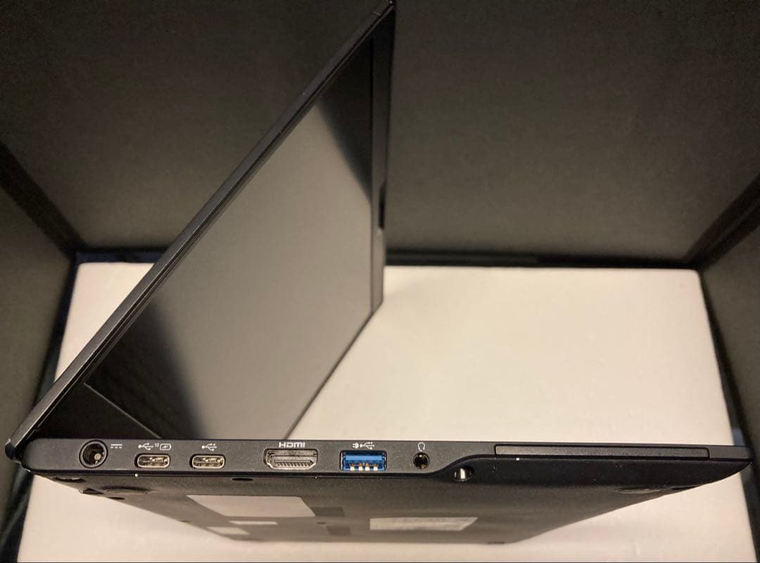 富士通 U9310/D Core i5-10310U 10世代　Mem8GB