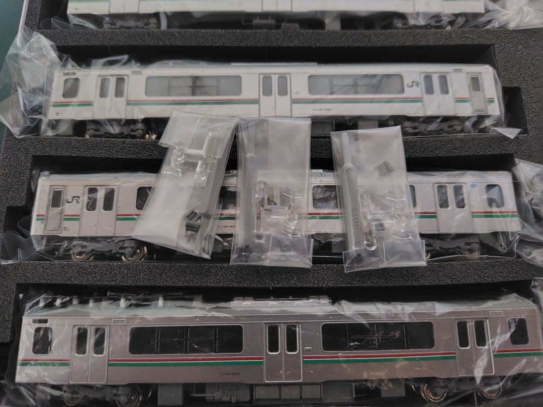 KATO 701系1000番台仙台色 4＋4＋２両セット