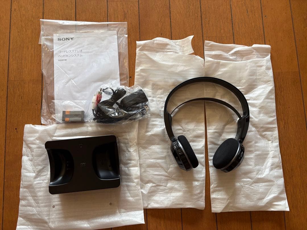SONY コードレスヘッドホン　充電台付き