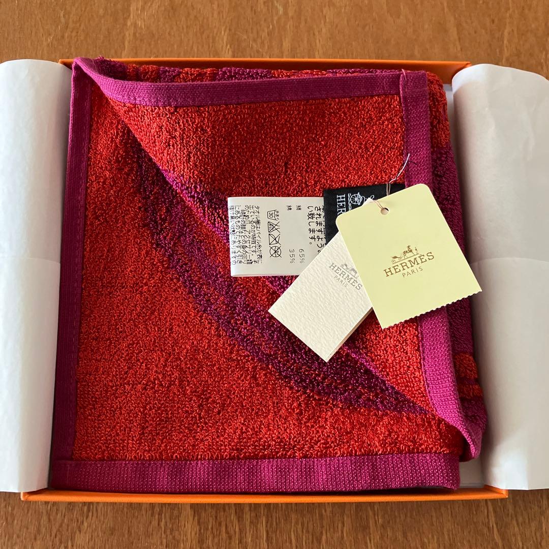 新品未使用　エルメス　タオルハンカチ ハンドタオル