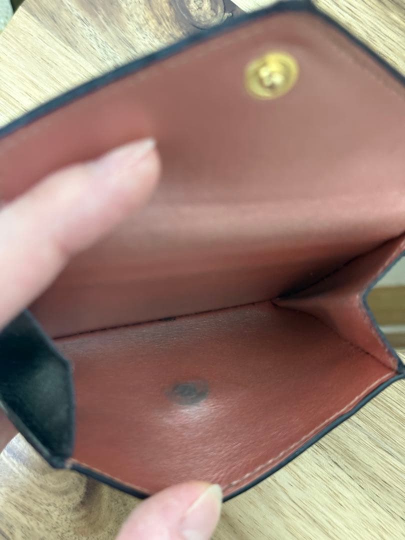 PRADA 黒 三つ折り財布