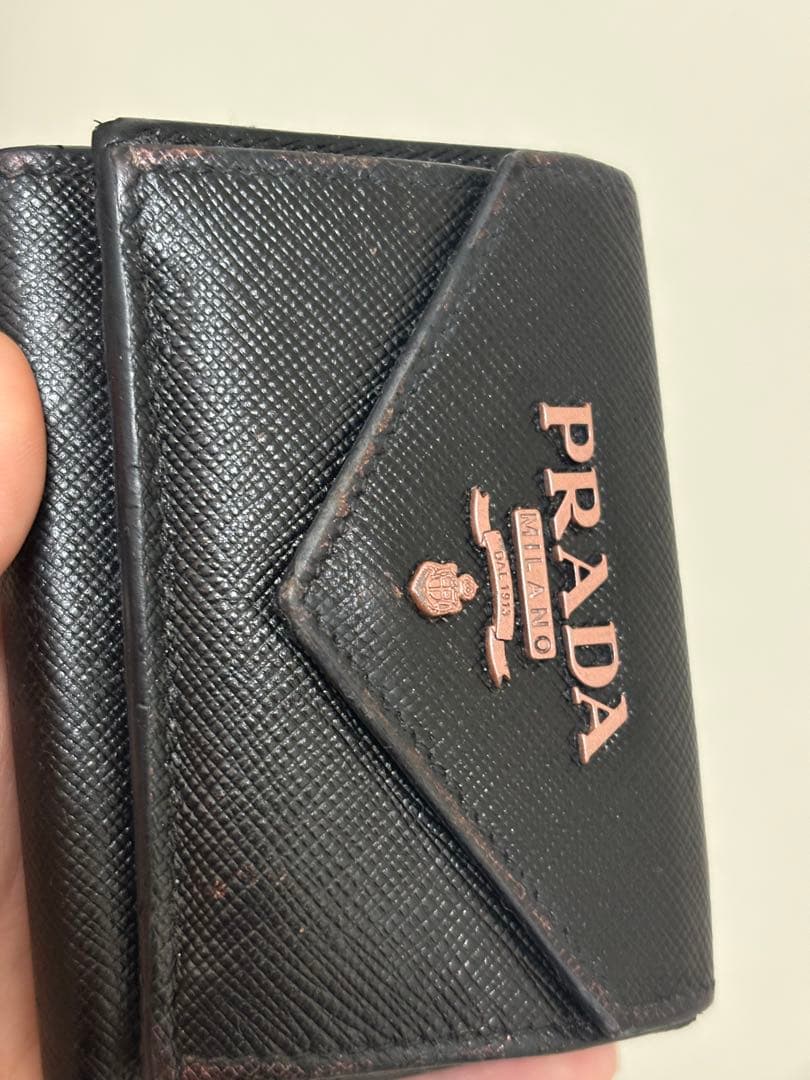 PRADA 黒 三つ折り財布