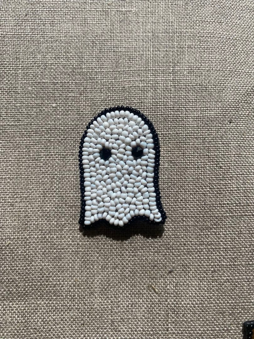 【ニュイ】オートクチュール刺繍　おばけ・ouiブローチ