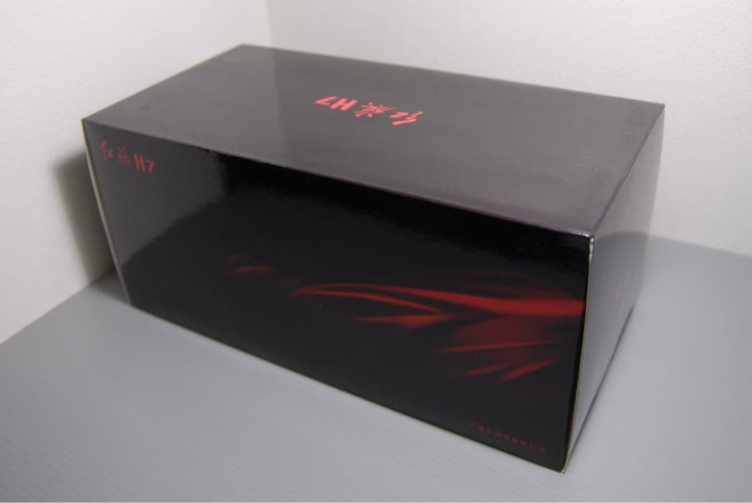 紅旗 H7 1/18 ミニカー 第一汽車 ホンチー