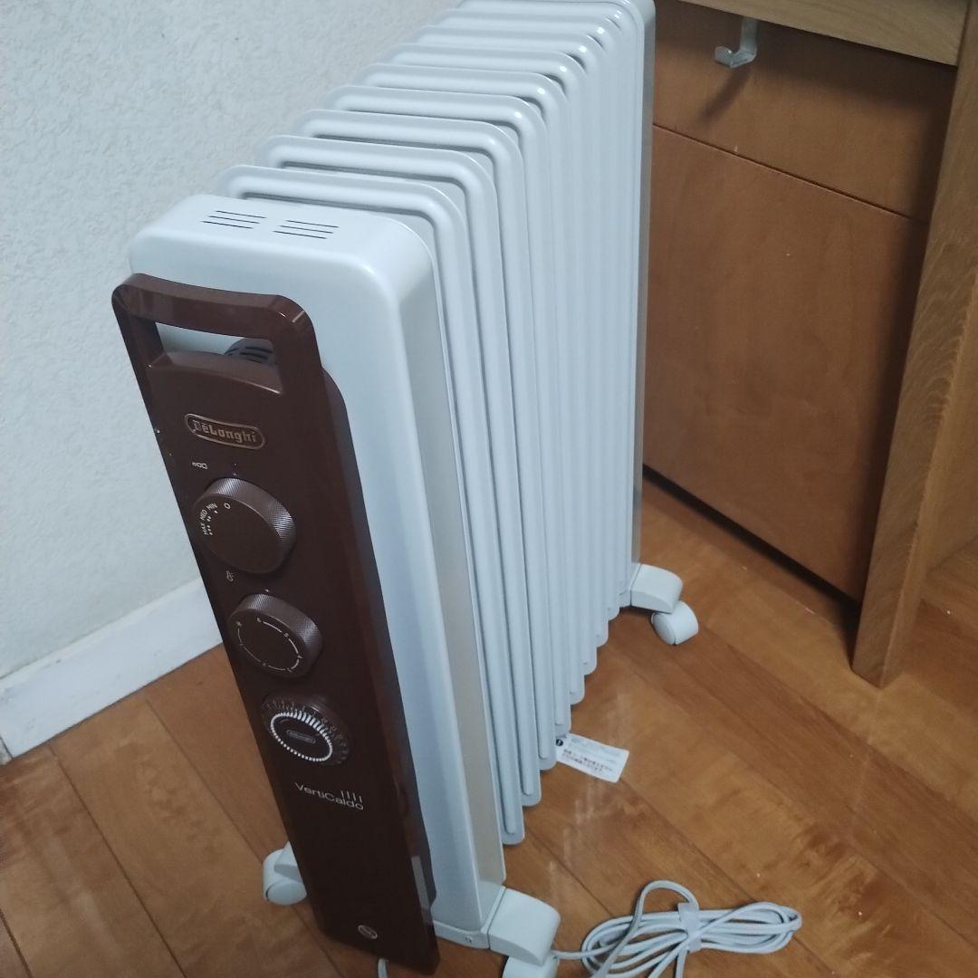 デロンギ ヴェルティカルド オイルヒーターRHJ21F1015-BR