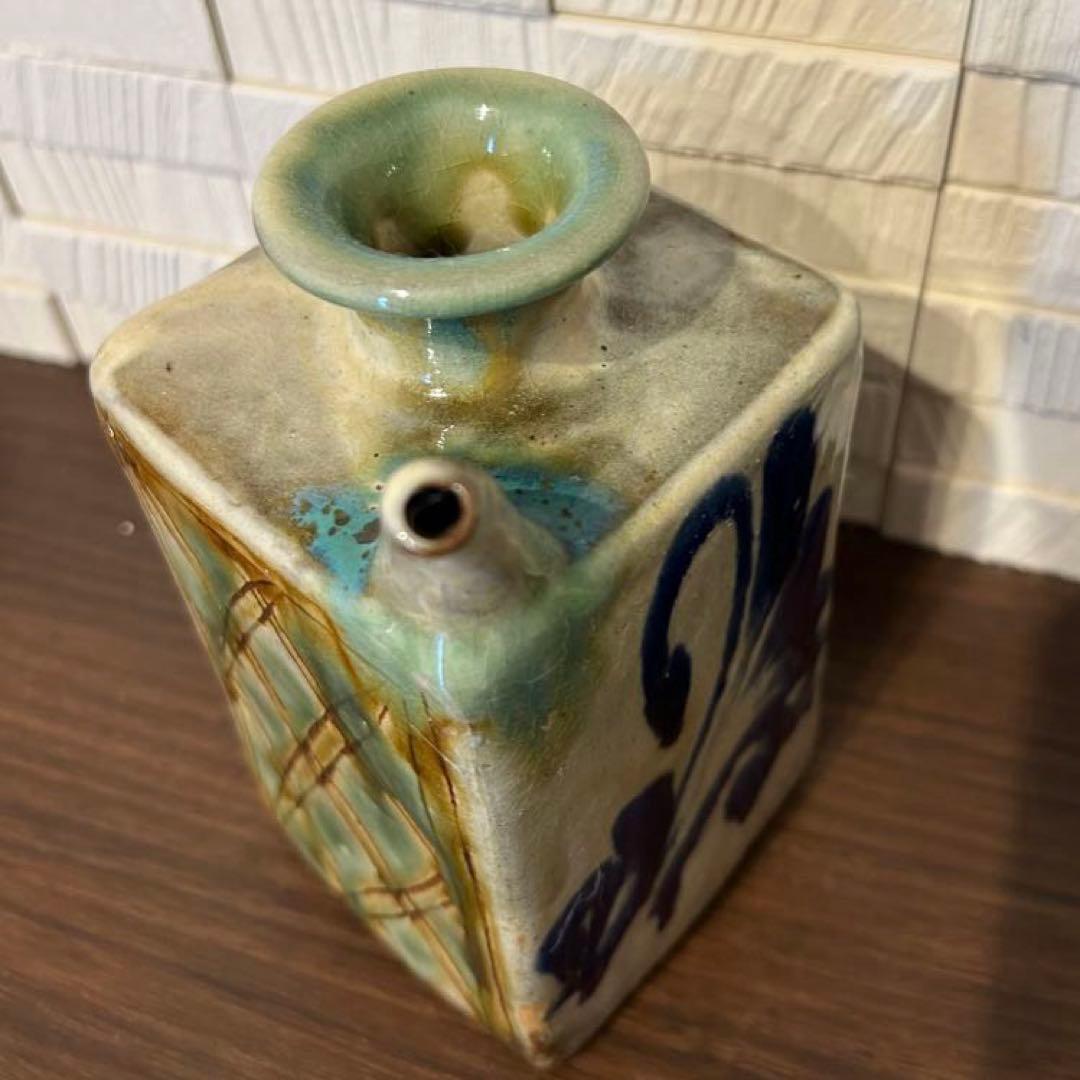 やちむん　照屋窯　角瓶（水滴型）