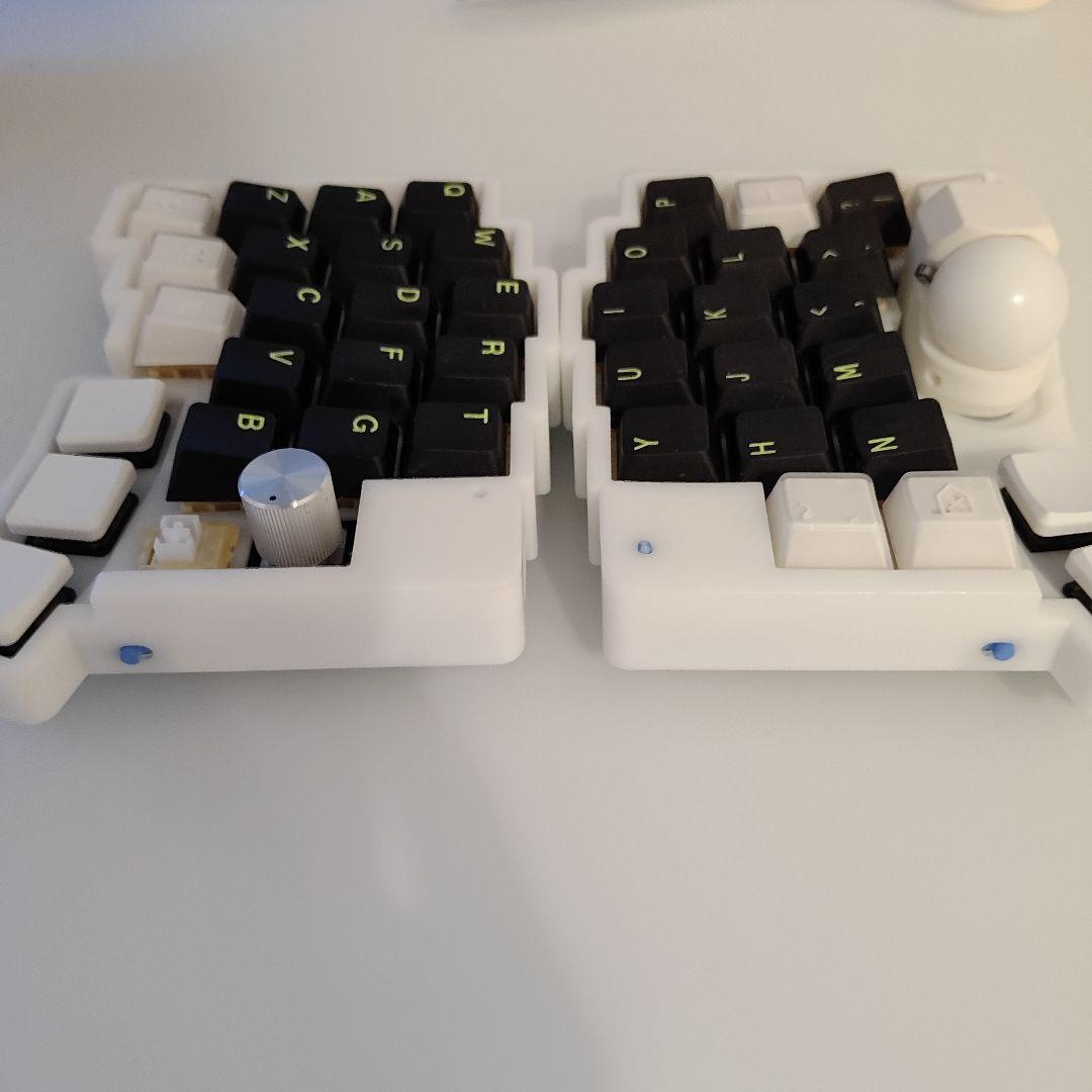 分割型　無線キーボード　roba