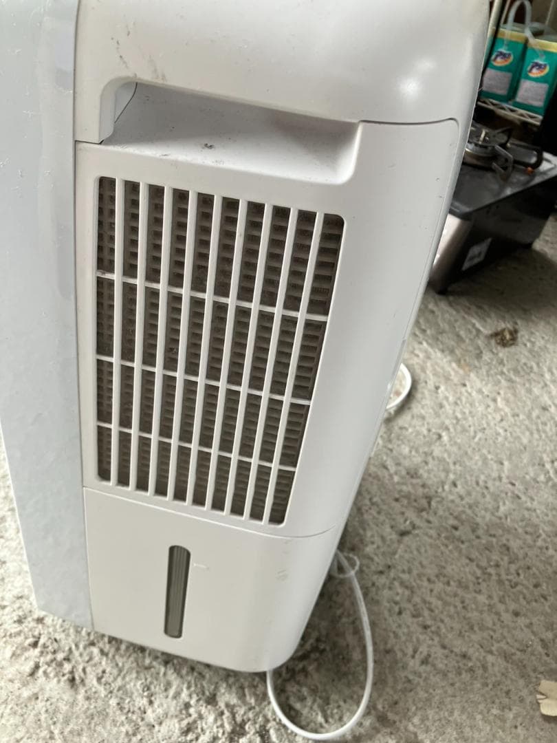 シャープ 除湿機 除湿器 衣類乾燥 CM-J100-W 2021年製