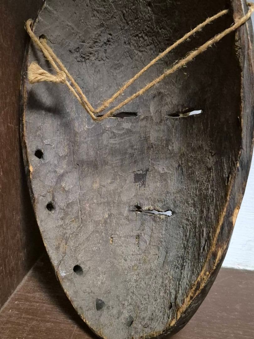 アフリカ　コンゴ　お面　マスク　飾り　魔除け