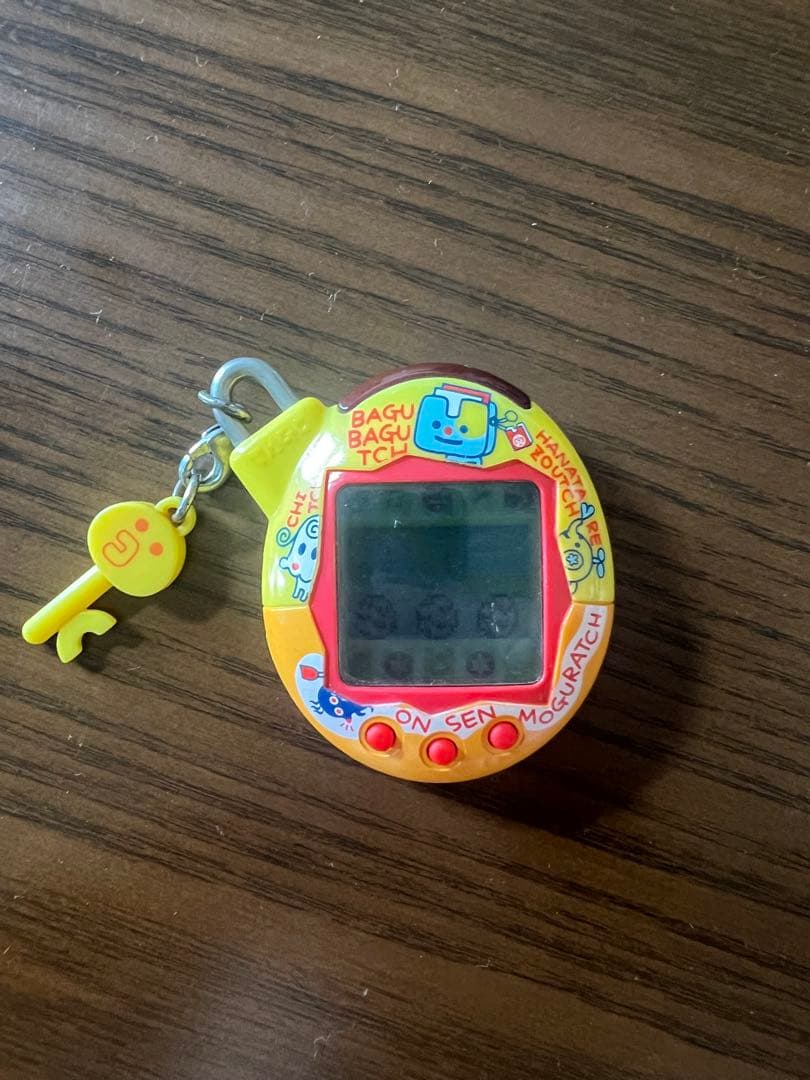 いぇー！ふぁみりーイロイロ！たまごっちプラス　ふぁみたまペット