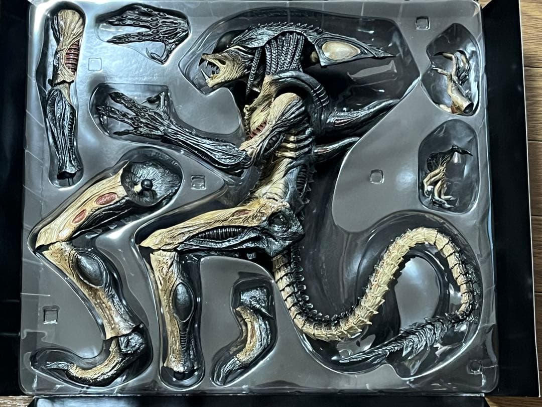 ホットトイズ　AVP2 エイリアンズvsプレデター　プレデリアン