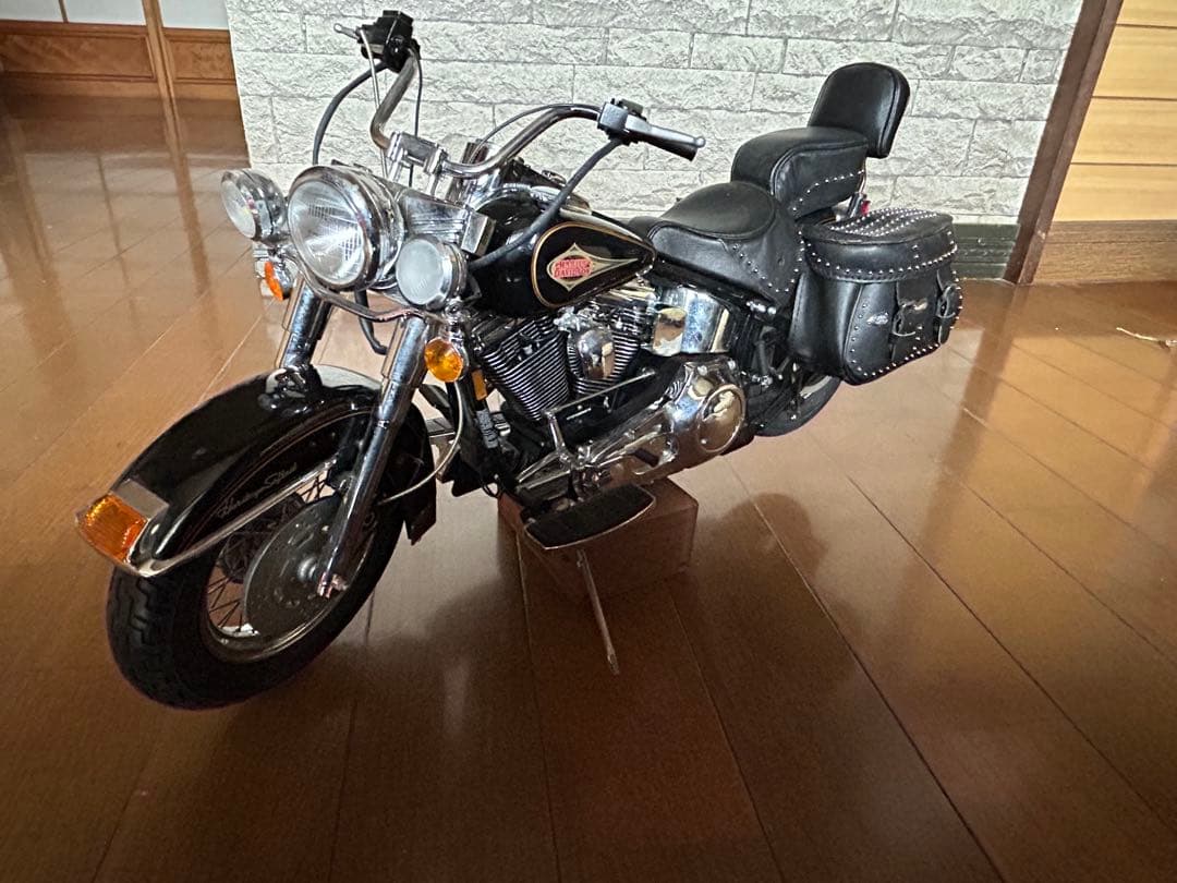 ハーレーFLSTCダイキャストミニカー