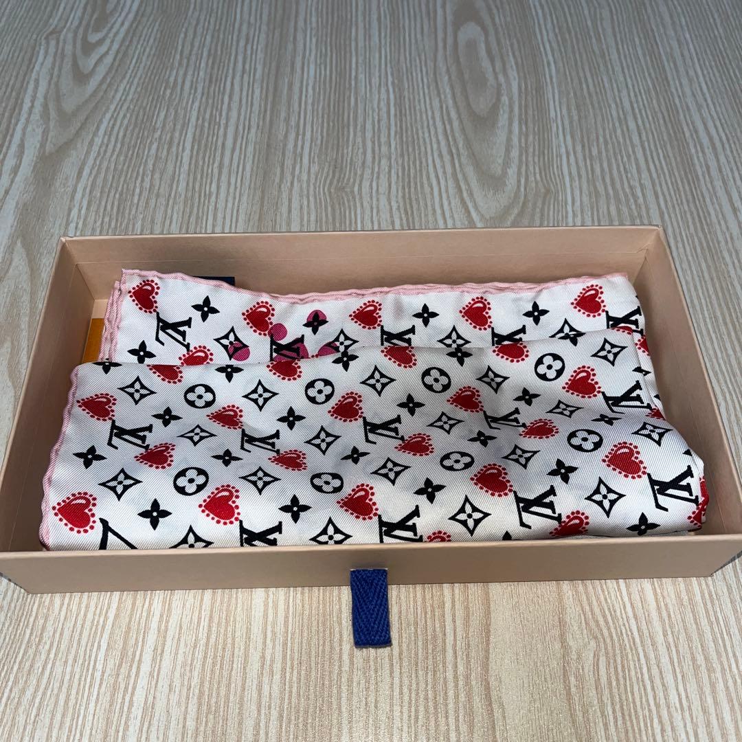 LOUIS VUITTON ハートモノグラムスカーフ